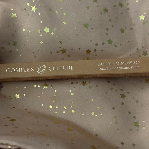 Eyeliner - Picture 3 of 3